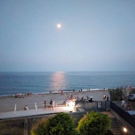 Seaside Villa Giardini-Naxos Buitenkant foto