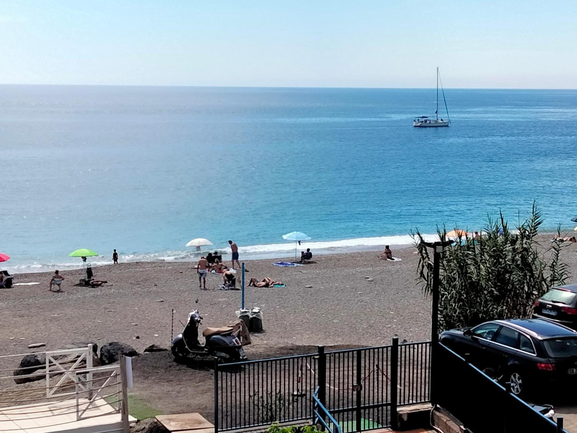 Seaside Villa Giardini-Naxos Buitenkant foto